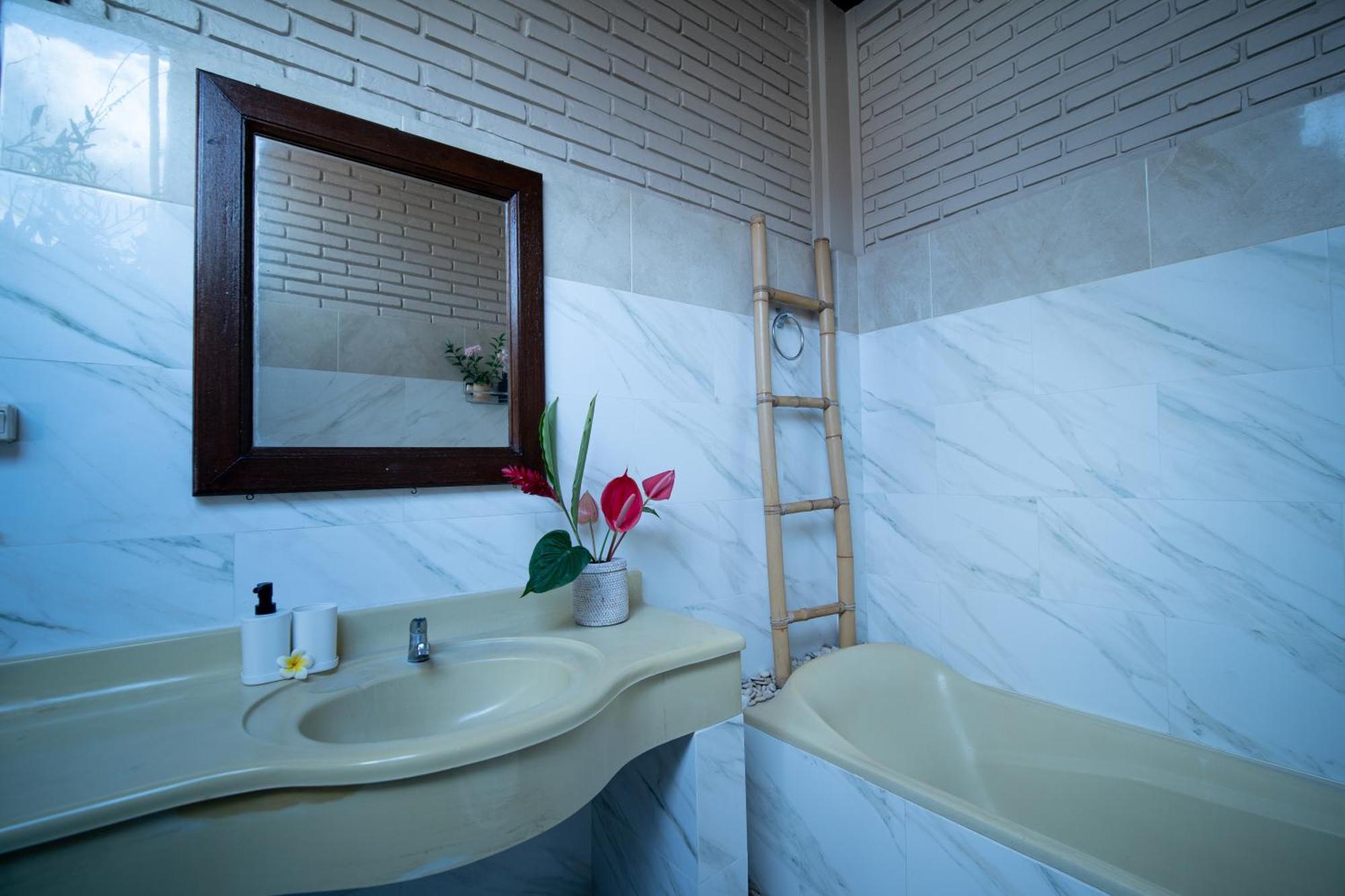 Hotel Puri Bayu à Ubud Extérieur photo